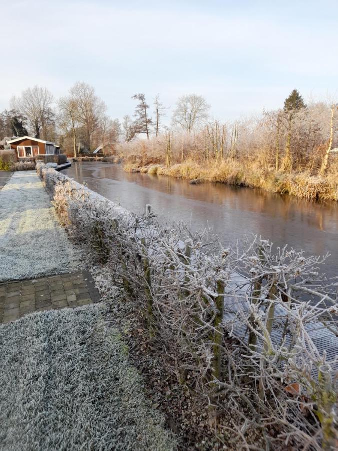 Wuivend Riet Gelegen Op Resort Venetie Giethoorn Eksteriør bilde